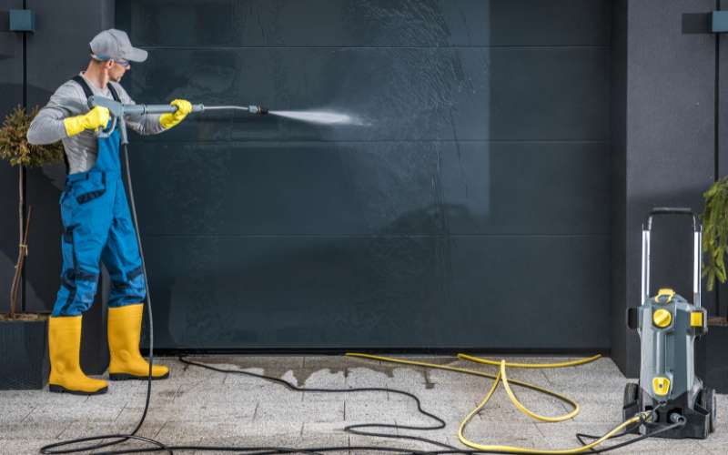 How Power Washing Prepares Surfaces for Painting